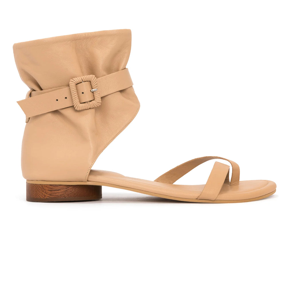 Sandalia Plana Elegante Intuición Trigo