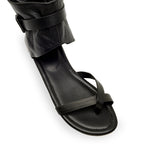 Sandalia Plana Elegante Intuición Negra