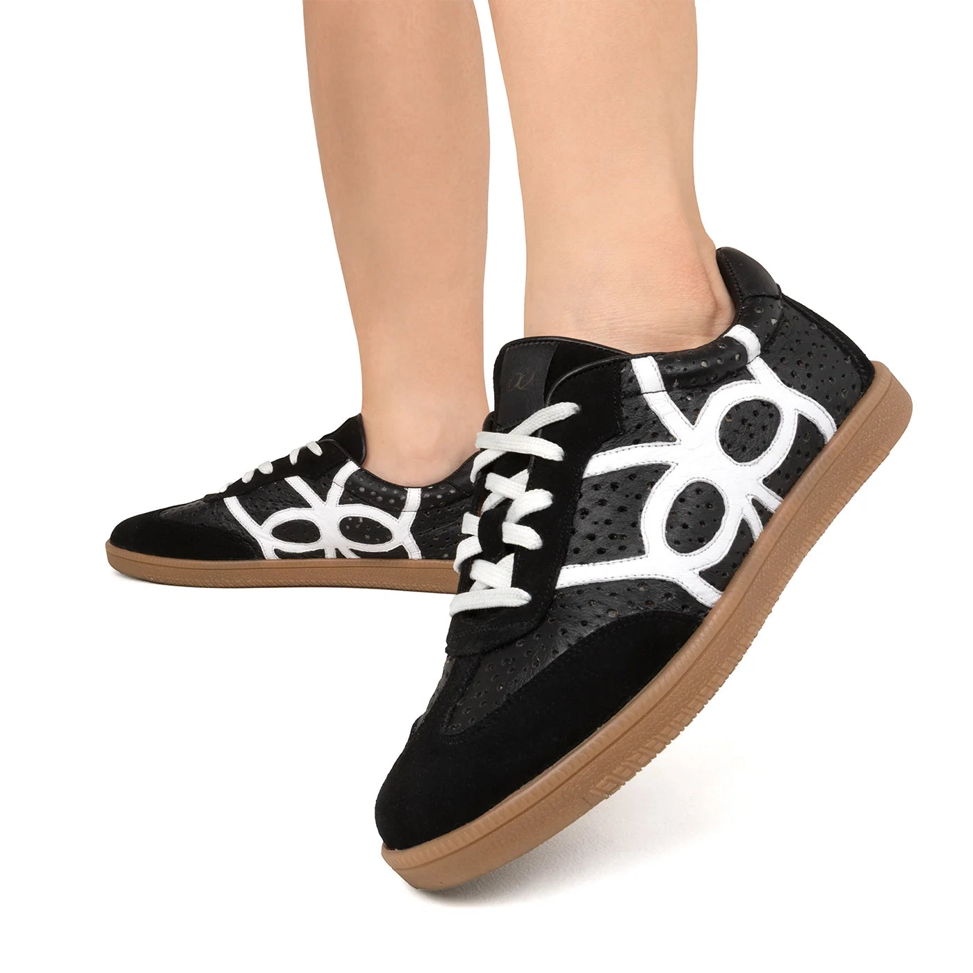 Tenis Icon Negro con Blanco