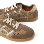 Tenis en Cuero Icon Moca con Oro Luna